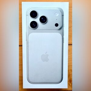 iPhone 17 Pro 512GB, Silver - Factory Unlocked - Sealed *Brand New*